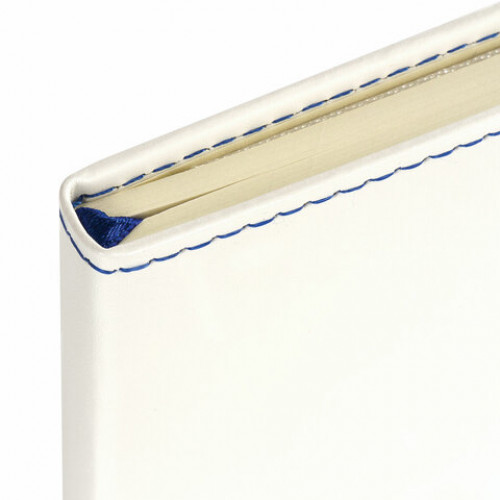 Блокнот А5 (148x218 мм), BRAUBERG Office, под кожу, 80 л., резинка, клетка, белый, 111029