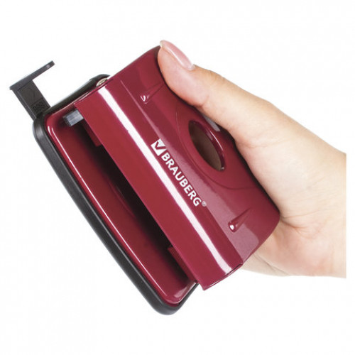 Дырокол металлический BRAUBERG Universal, до 20 листов, ассорти (синий /бордовый), 222551