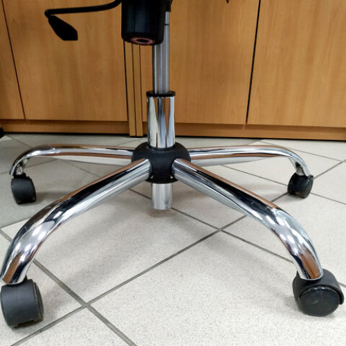 Кресло офисное МЕТТА BK-8CH, ткань-сетка, хром, красное