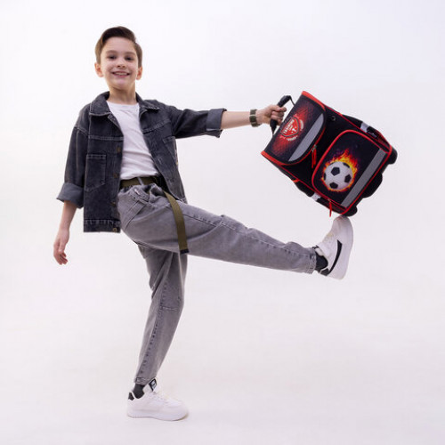 Ранец ЮНЛАНДИЯ WISE, 1 отделение, 3 кармана, устойчивое дно, Football camp, 37x29х15 см, 271400