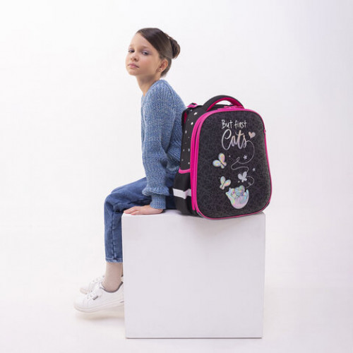 Ранец BRAUBERG LUMINOUS, 2 отделения, с брелоком, Cats first, СВЕТЯЩИЙСЯ РИСУНОК, 38х29х16 см, 271367